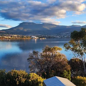 Apartment Waterfront Abode - 2 Bedrooms, Hobart